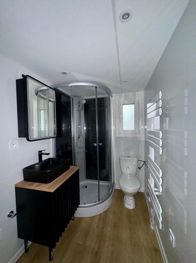 Super Arktik Mobile Home – Shower Cabin Bathroom