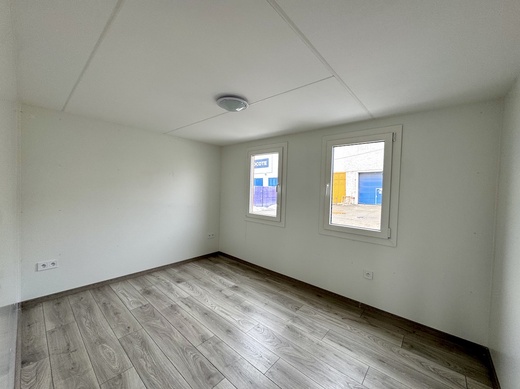 Super Arktik Mobile Home – Comfortable Bedroom