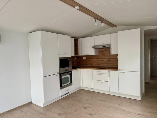 Super Arktik Mobile Home – Functional Corner Kitchen