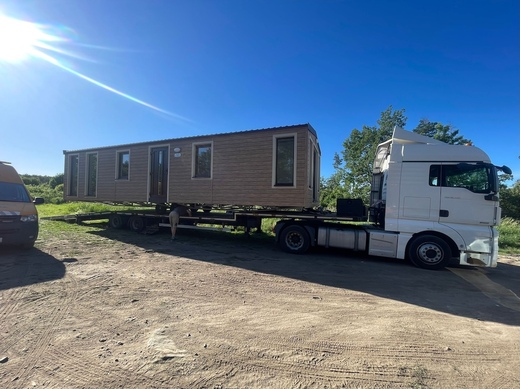delivery-mobile-home-truck.JPG