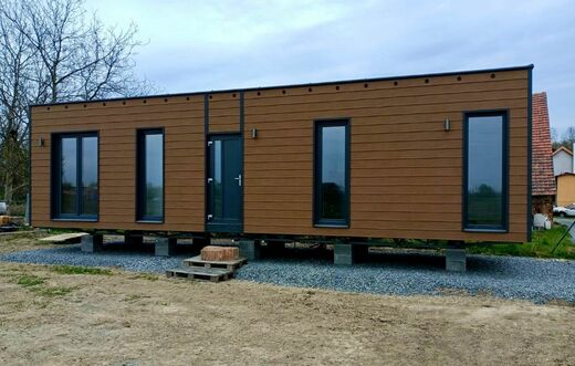 Family Mobile Home Brown Facade | Contemporary Exterior