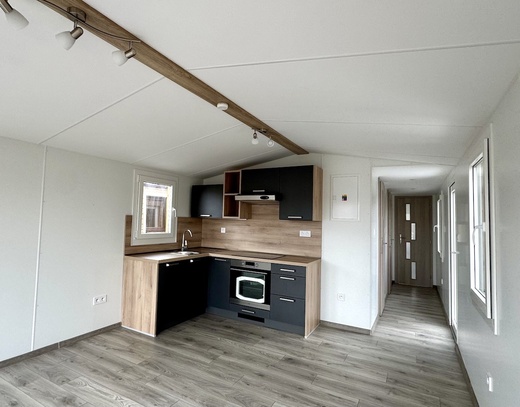 Super Arktik Mobile Home – Complete Kitchen Cabinet