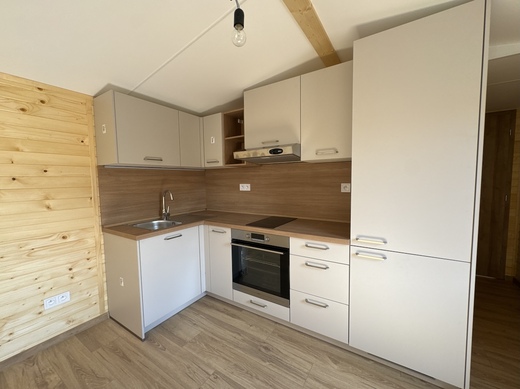 Fully Equipped Kitchen in Mobile Home | Interior