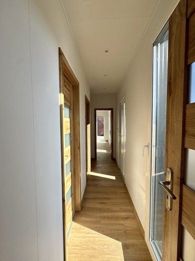 Super Arktik Mobile Home | Practical Hallway Design