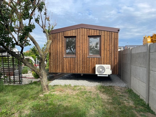 installed-super-arktik-mobile-home-on-site.JPG