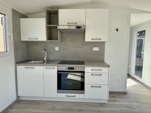 obile Home Kitchen with Appliances | Fully Equipped