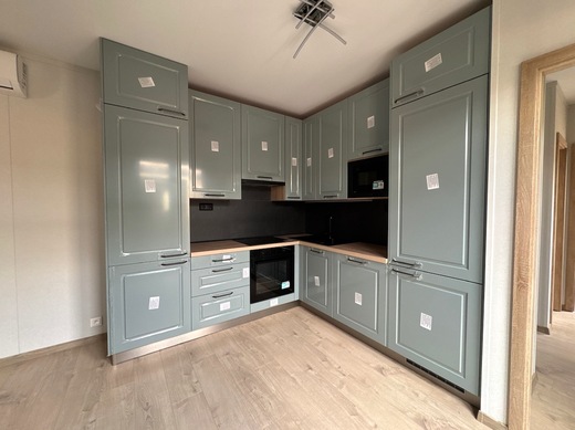 Kuchyňa Lota v tvare L pre mobilný dom | Moderný dizajn a funkčnosť