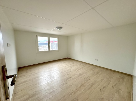 Super Arktik® Mobile Home – Large and Comfortable Bedroom