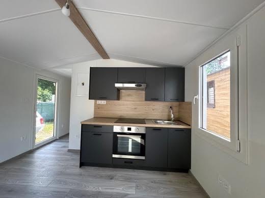 Super Arktik Economy Mobile Home – Open-Plan Living & Kitchen