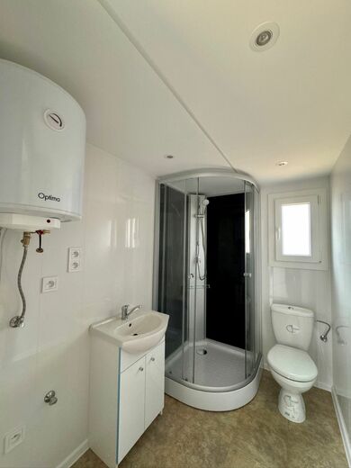 Mobile Home Bathroom with Sanitary Fixtures | Modern Interior