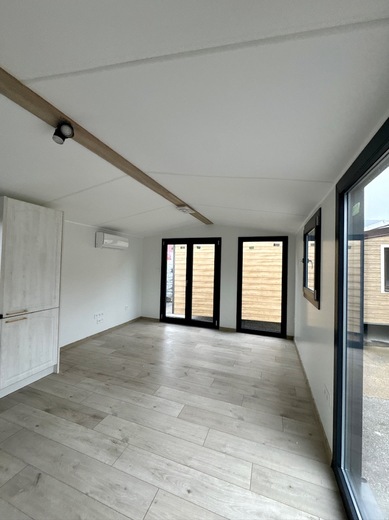 Mobile Home Living Room – Large Windows | Bright & Spacious Interiors