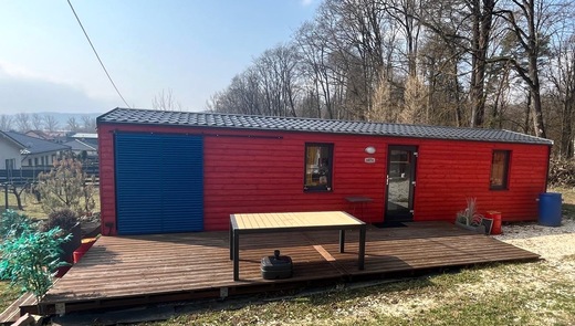 Mobile Home Exterior – Red Wood Facade