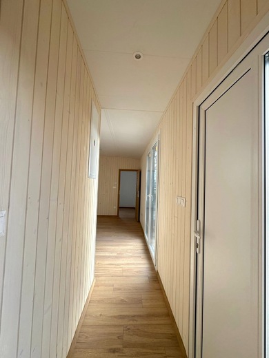 Super Arktik FAMILY – Mobile Home Interior Hallway