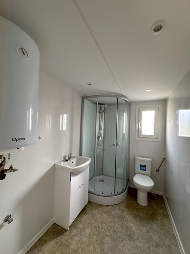 Modern Bathroom in Super Arktik Mobile Home