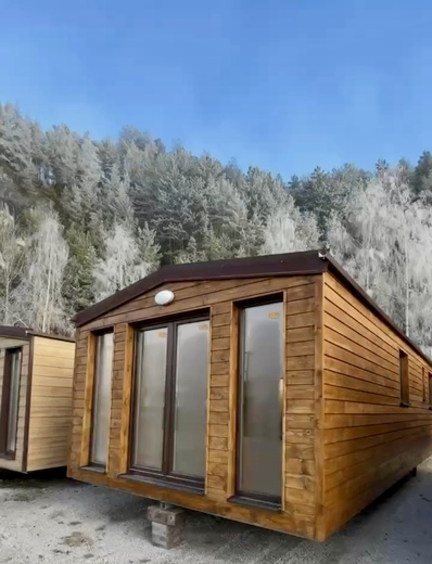 Mobile Home Exterior – Wood Cladding Side Perspective