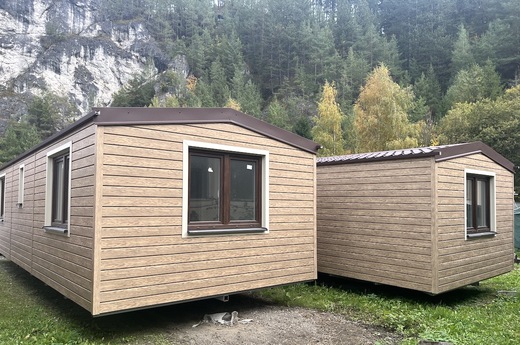 Exteriér mobilného domu Super Arktik – spojenie dvoch domov pre pohodlné bývanie
