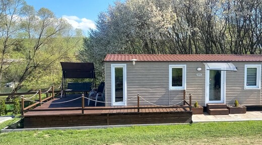 Komfortné bývanie v mobilnom dome s terasou