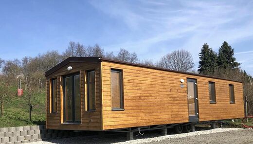 Mobilný dom na záhrade