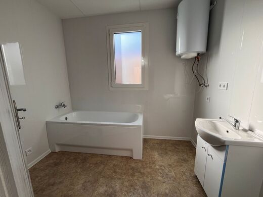 Meta title  Mobile Home Bathroom – Spacious and Practical