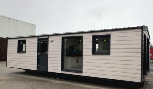 Super Arctic Mobile Home – Front View | Modern Exterior Design