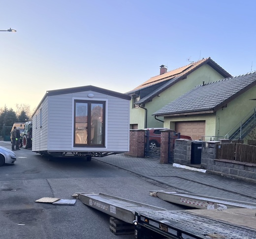 Mobile Home Truck Unloading | Site Setup